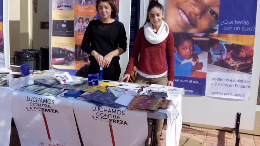 stand manos unidas murcia recogida libros ucam universidad catolica murcia 5
