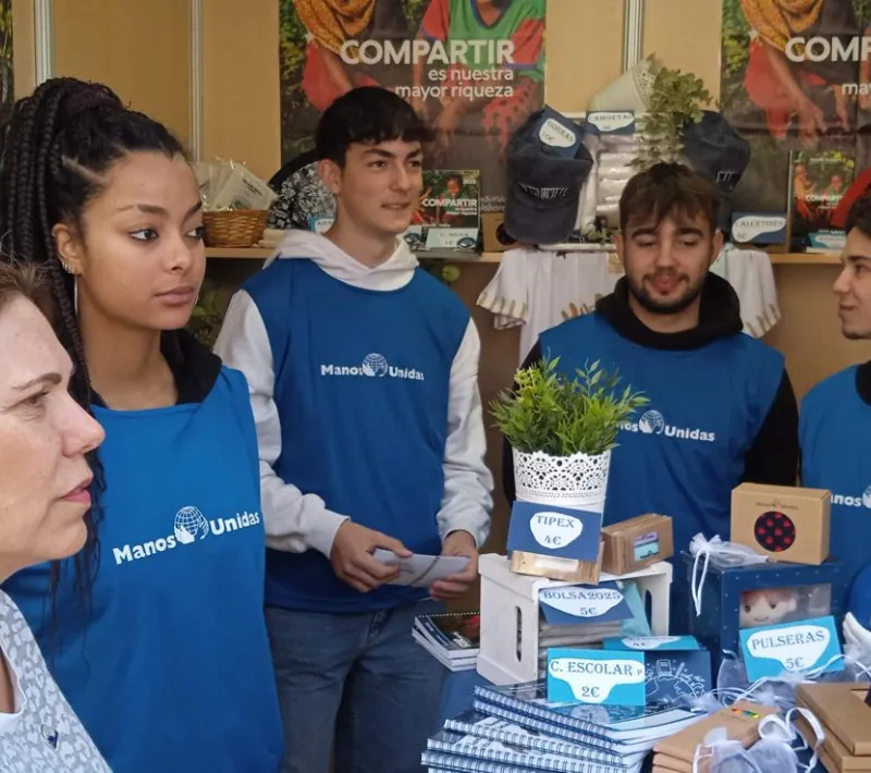 stand voluntarios y consuelo