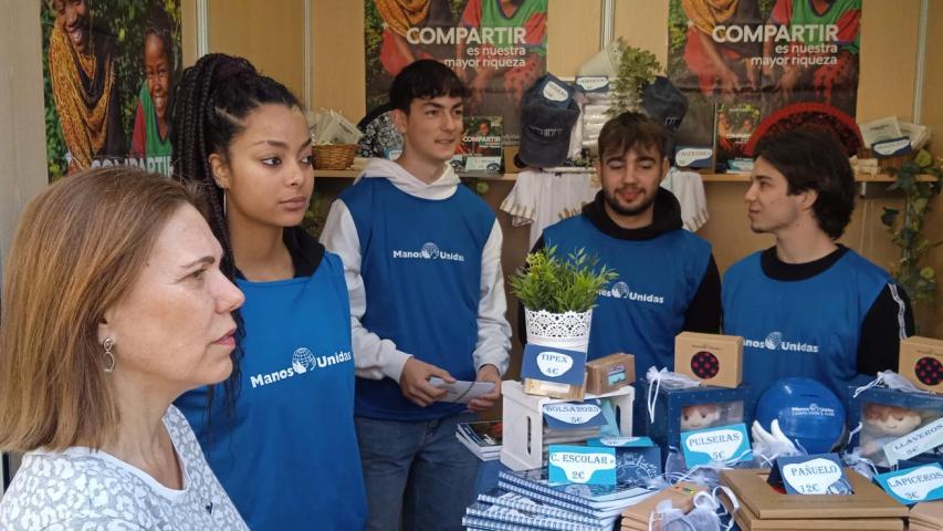 stand voluntarios y consuelo