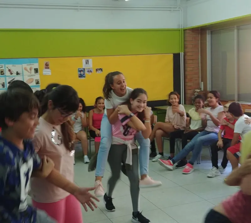 Talleres gratuitos en las escuelas de Hospitalet y Barcelona
