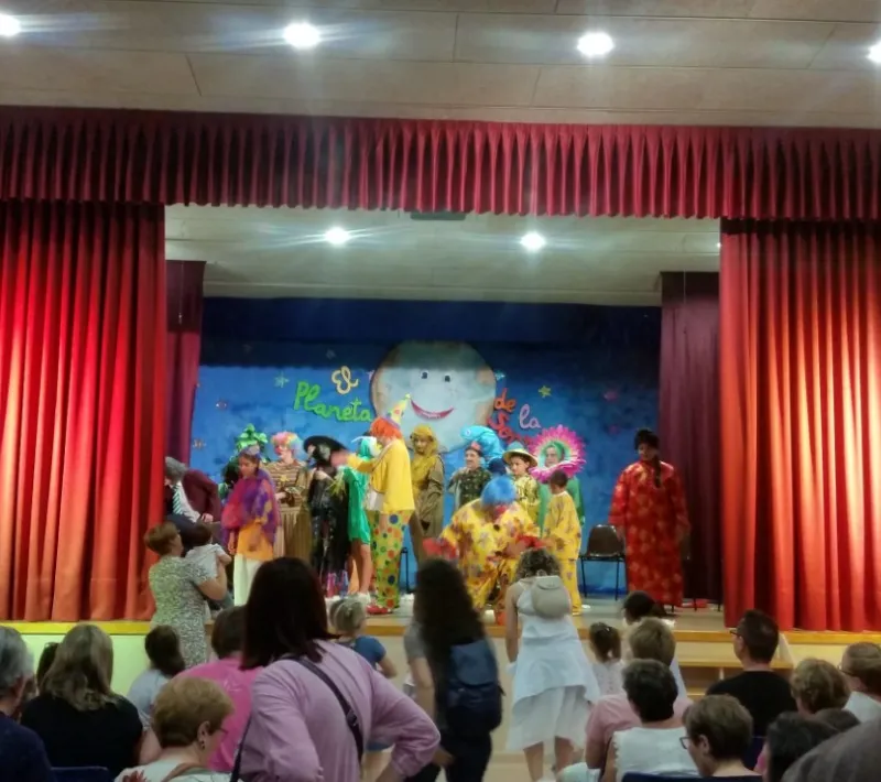 Teatro "El planeta de las sonrisas" en Torreforta