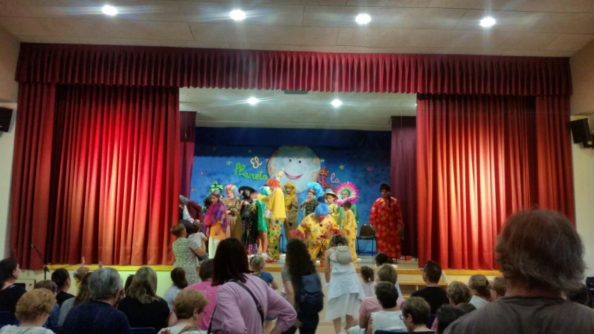 Teatro "El planeta de las sonrisas" en Torreforta