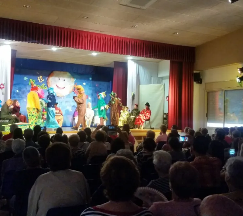 Teatro "El planeta de las sonrisas" en Torreforta
