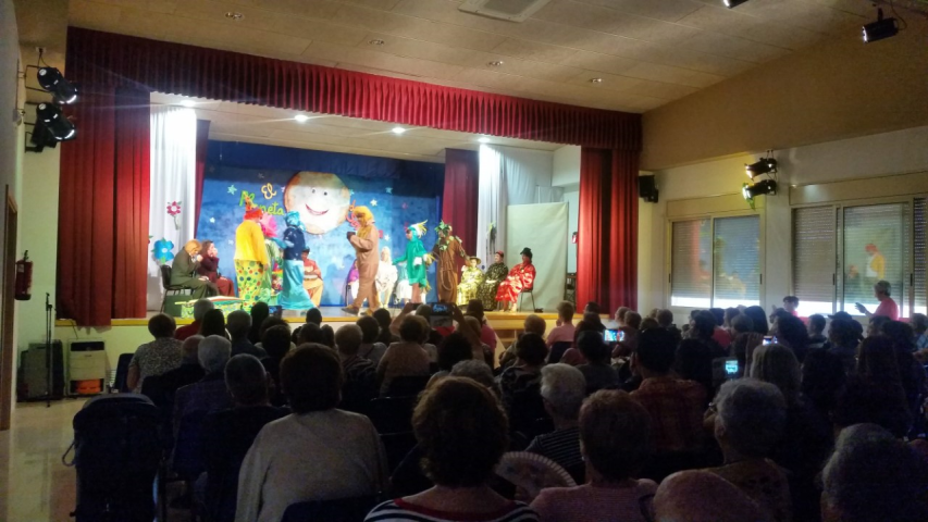 Teatro "El planeta de las sonrisas" en Torreforta