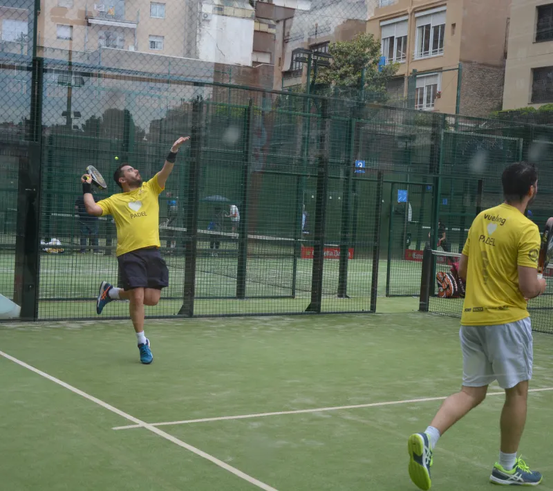Un salto por Manos Unidas: torneo benéfico de pádel