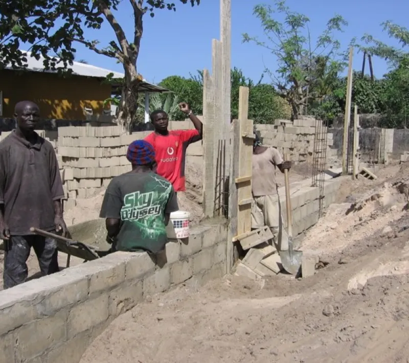 Escuela Primaria en Uganda en zona de alto analfabetismo. Manos Unidas Valencia
