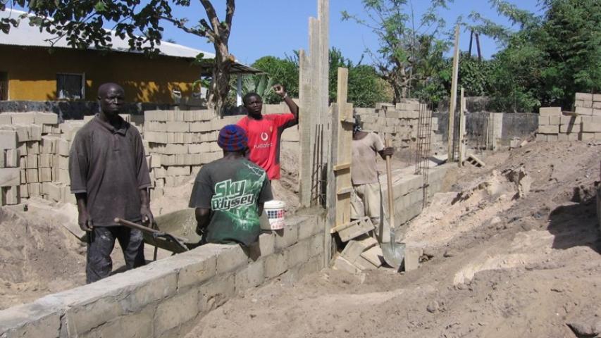Escuela Primaria en Uganda en zona de alto analfabetismo. Manos Unidas Valencia