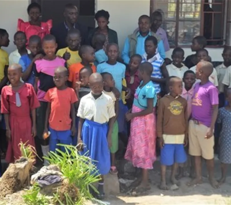 Escuela Primaria en Uganda en zona de alto analfabetismo. Manos Unidas Valencia