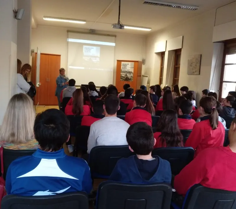 Visita de la misionera María José López Cabezón a varios colegios de Navarra