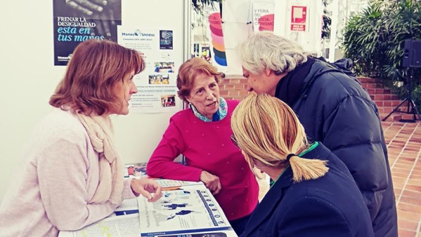 Voluntarias de Manos Unidas en la V Feria del Asociacionismo de Madrid 2023