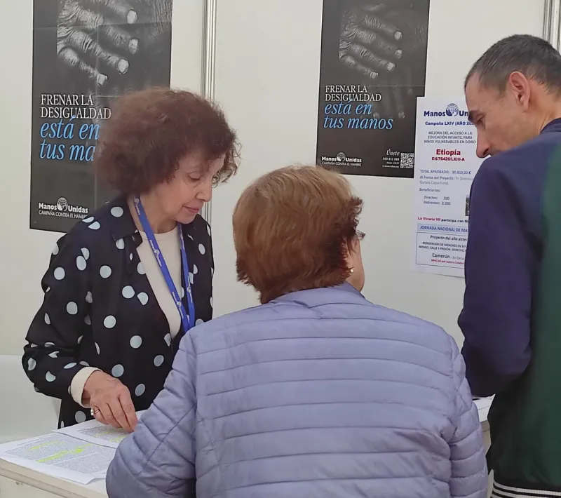 Voluntarios de Manos Unidas en la V Feria del Asociacionismo de Madrid 2023