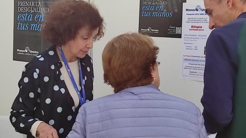 Voluntarios de Manos Unidas en la V Feria del Asociacionismo de Madrid 2023