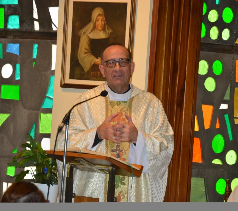 Visita del Arzobispo de Barcelona a Mans Unides Barcelona