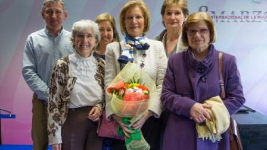 voluntarios manos unidas en el premio