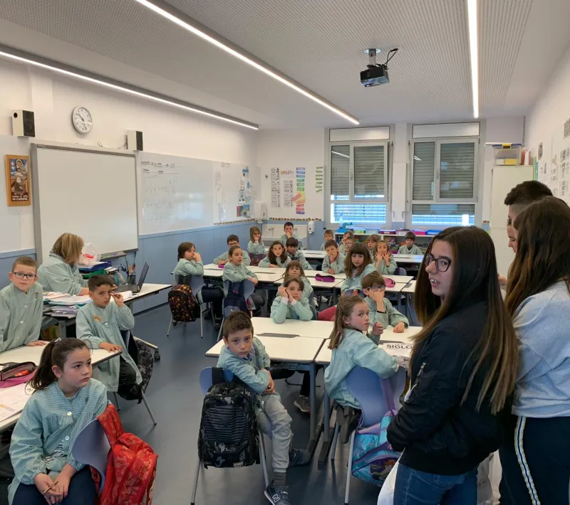 Alumnos del colegio Mare de Déu del Carme