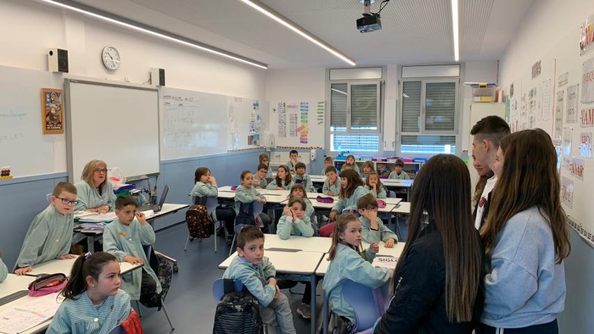Alumnos del colegio Mare de Déu del Carme