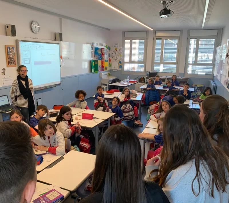 Alumnos del colegio Mare de Déu del Carme
