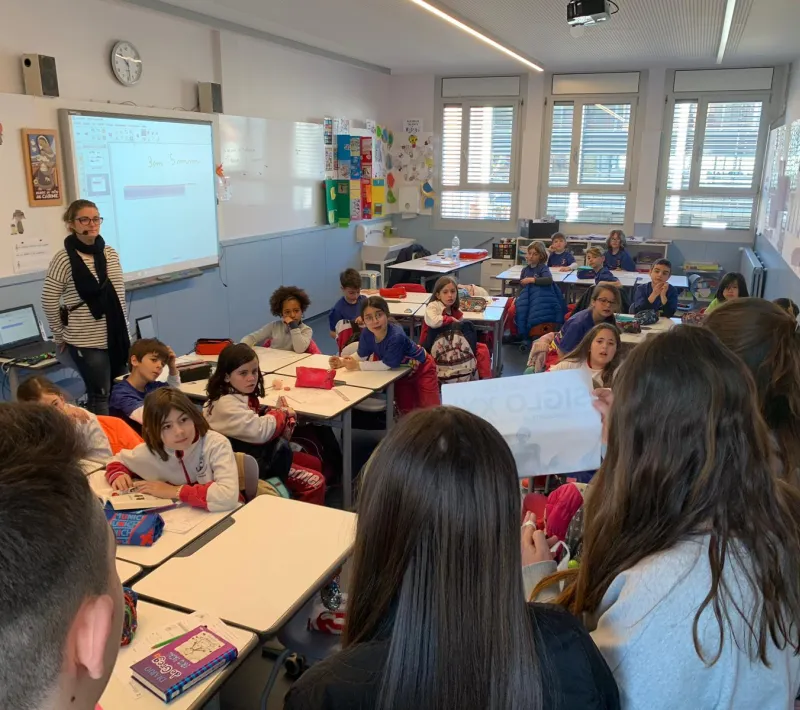 Alumnos del colegio Mare de Déu del Carme