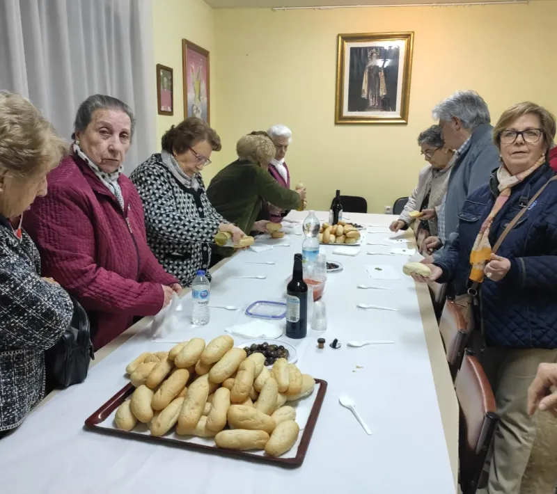 Presentación en la Carolina y cena
