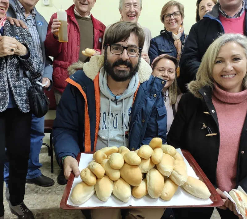 Presentación en la Carolina y cena