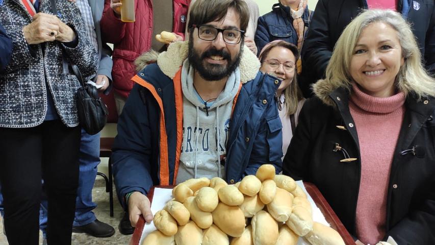 Presentación en la Carolina y cena