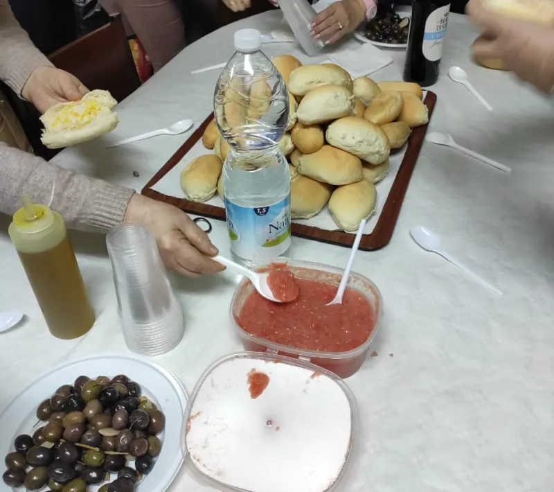 Presentación en la Carolina y cena