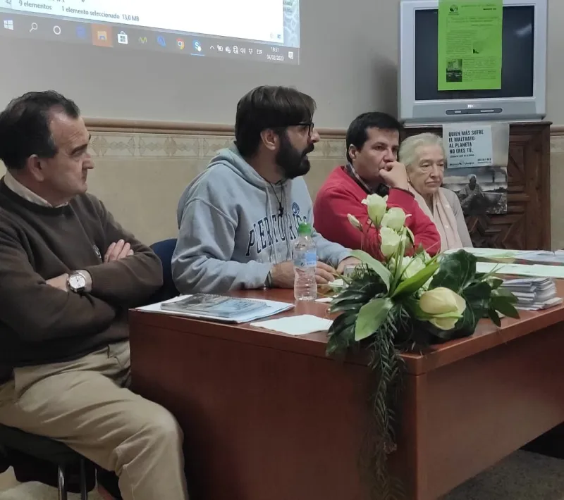 Presentación en la Carolina y cena