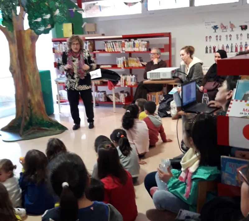 Cuentacuentos en la Biblioteca Xavier Amorós de Reus